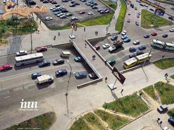 Aluljáró vagy felül sétáló?