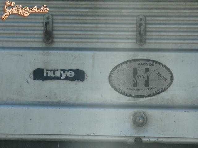 (H) ülye vagyok, csak azért vigyorgok