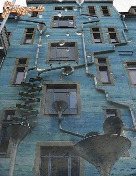 Ez ám az ereszcsatorna !