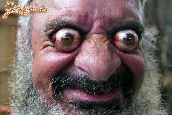 G G nézés közben.