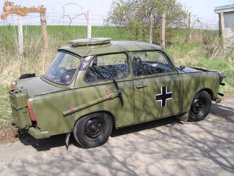 Ez a széria Trabanttól eltérően keménypapírból készült