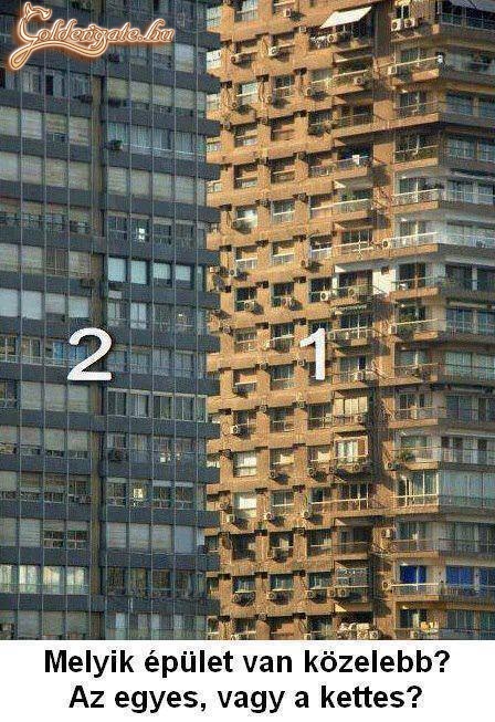 Melyik épület van közelebb?