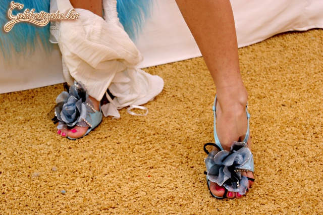 A felhevült szőke - 45. kép