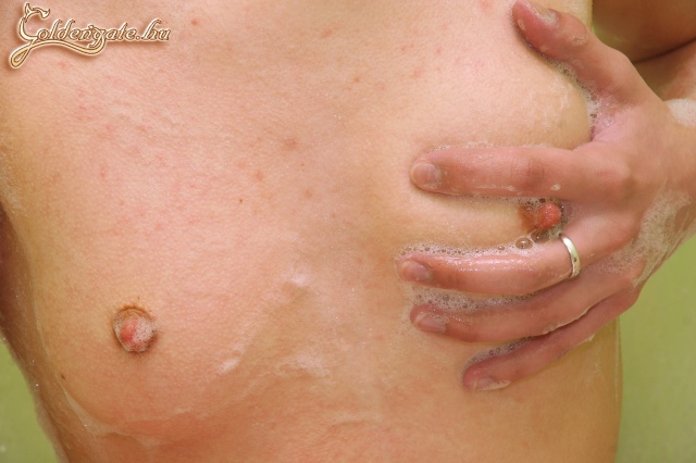 Puncisimi a zuhany alatt - 36. kép