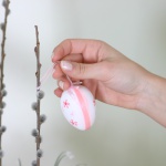 Nyuszi ül a fűben - 143. kép