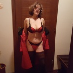 Kiskirálylány egyik kedvenc fehérneműjében - 4. kép