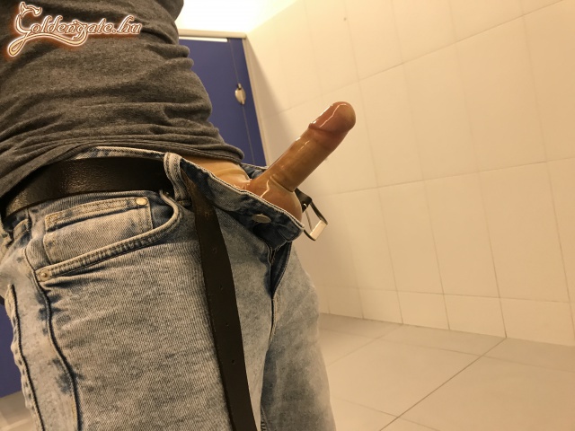 Séta és shopping latexben - 22. kép