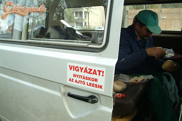 Nem lenne egyszerűbb megjavítani? :)