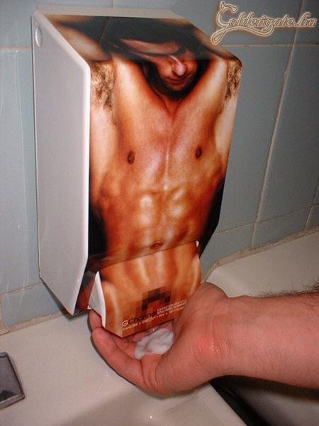 Szappanadagoló a lánykoleszból