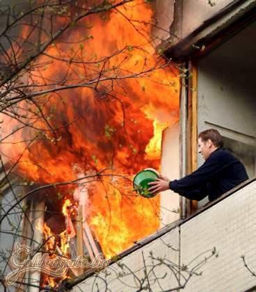 Ez annyit érhet mint halottnak a csók..