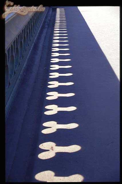 Egy híd és az árnyéka