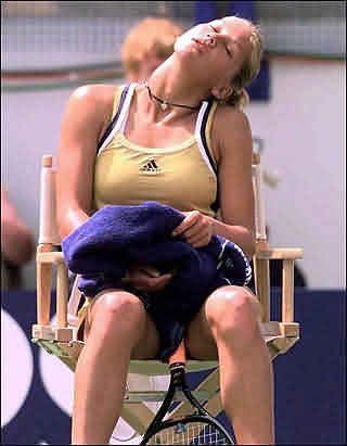 Úgy látszik ezért szereti Annácska a teniszt