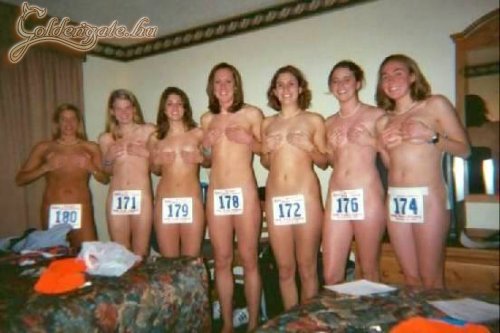 Kurvaképző: - Most pedig kérnénk a 179-es versenyzőt, hogy készítse magát a 'ki szop jobban' feladatra!