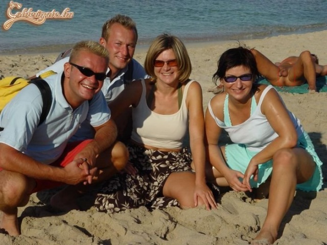 A fotós valószínűleg hámozta a cerkát, azért nem tűnt fel..