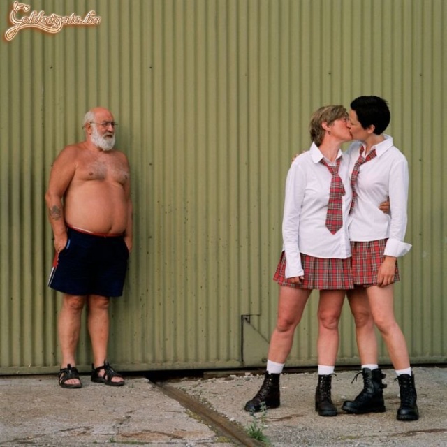 Jányok! Nem próbáljátok ki egy igazi férfivel is?