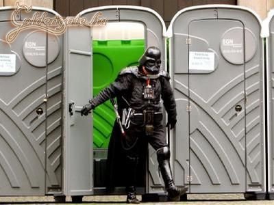 Darth Vadernek is néha könnyítenie kell magán...