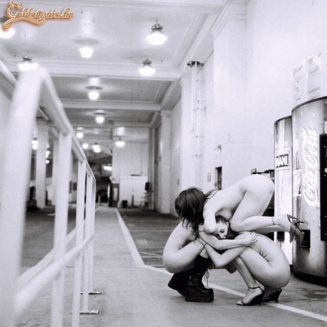 Lányok, mit csináltok?