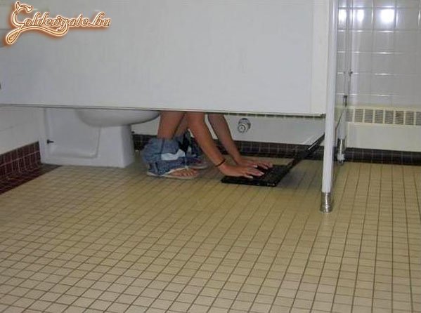 A lányok között is akad kemény netfüggő :)