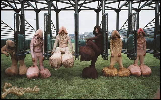 Vágtázó farkak...