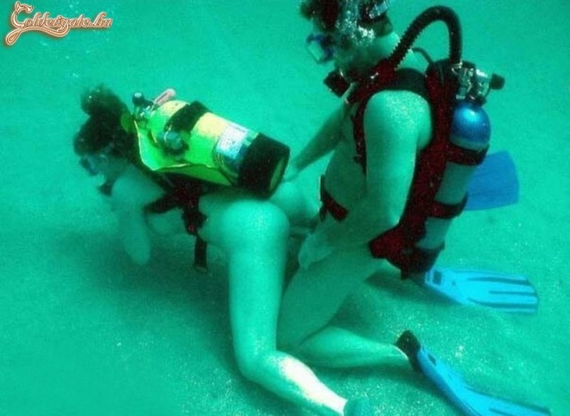 Nehogy már búvárkodás közben ne dughassak!