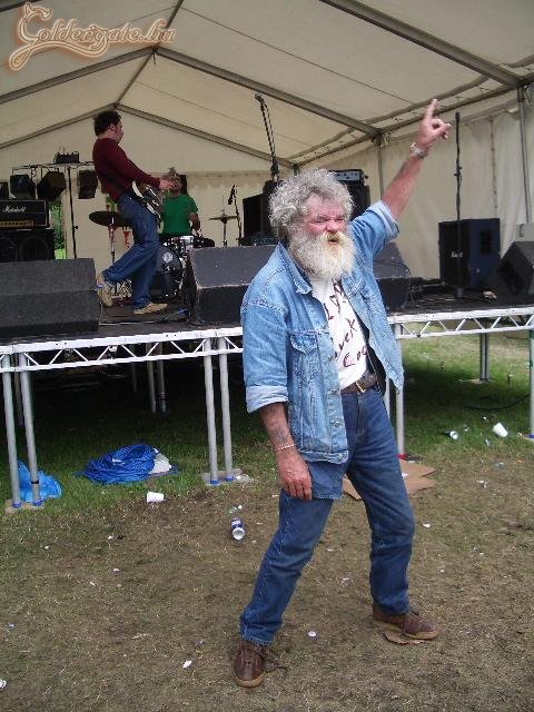 Amíg a föld kerek...