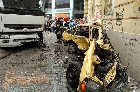 Ezt jól odakente...