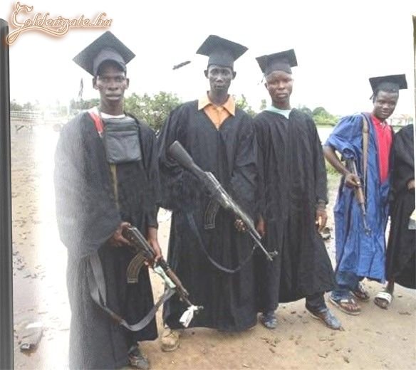 Ez biztos a helyi tiszti iskola...