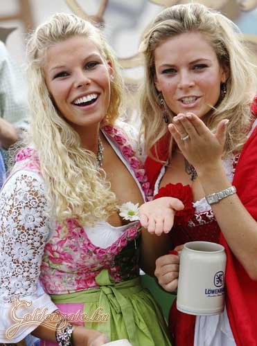 Bajor tehenészlányok