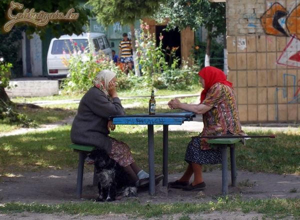 Gyere Bözsi, üljünk le egy sörrre!