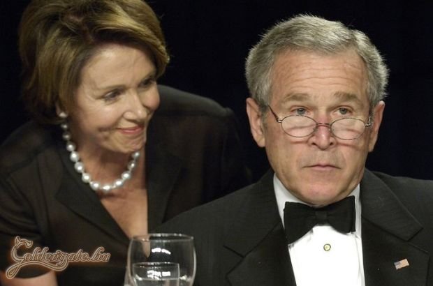 Ez a szemüvegtől sem néz ki okosabbnak