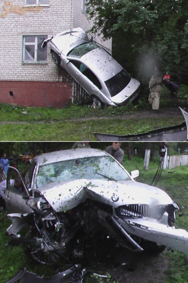 Az asszony hazaért a bevásárlásból