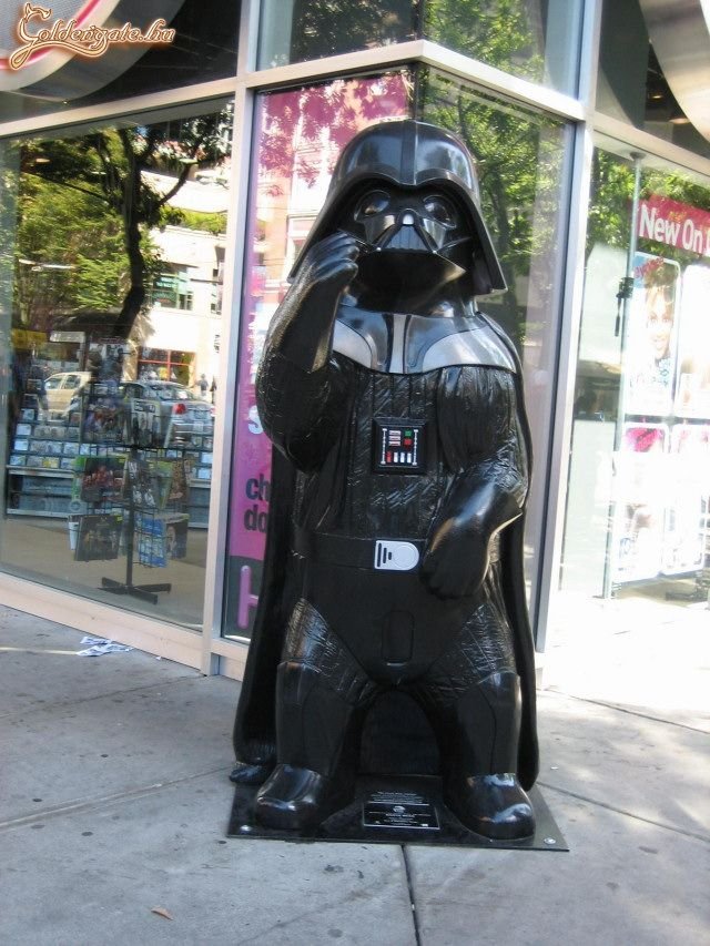 Ez vajon mit ad? Fénykardot?