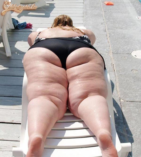 Hát van minek barnulnia