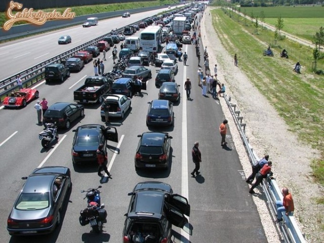 Célszerű a fürdőruhát elérhető helyre rakni, hátha útközben is kell...