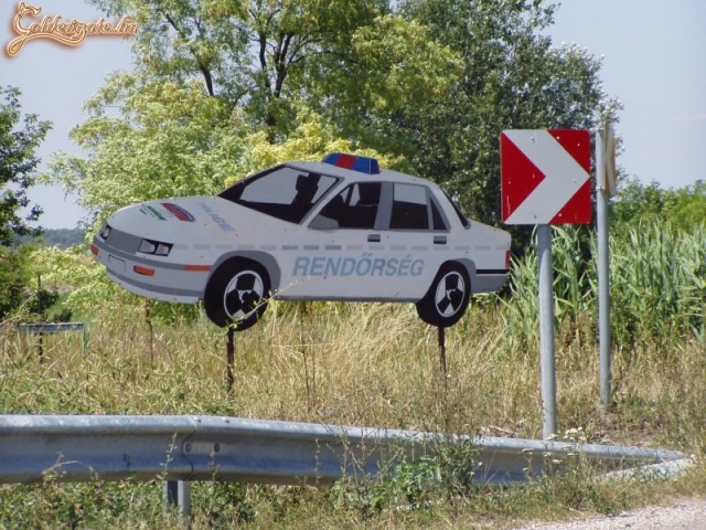 Ettől a táblától mindenki lelassít :)