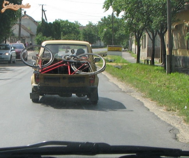 Csomagtartó helyett...