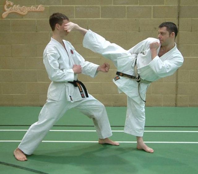 Erre mit lépsz köcsög?