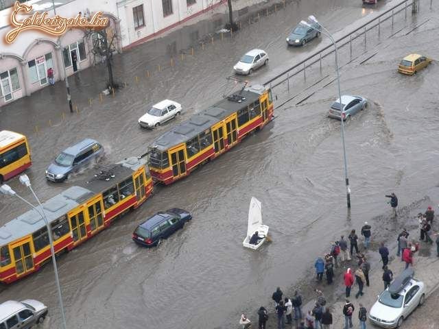 A kalóz jobbról előz