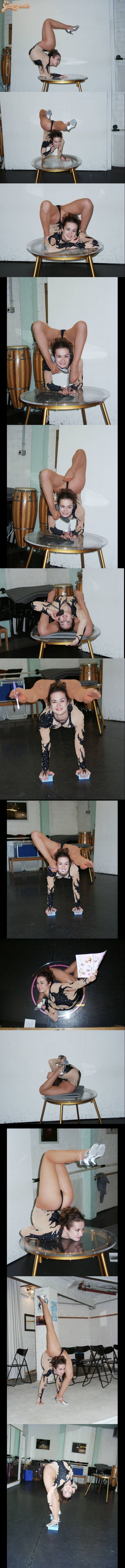 Hajlékony kislány :)