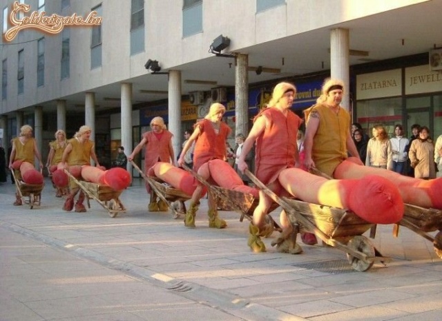 Ennek mi lehet a célja?