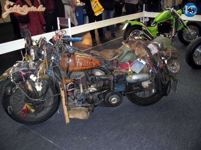 Kis jóindulattal átmegy a műszakin...