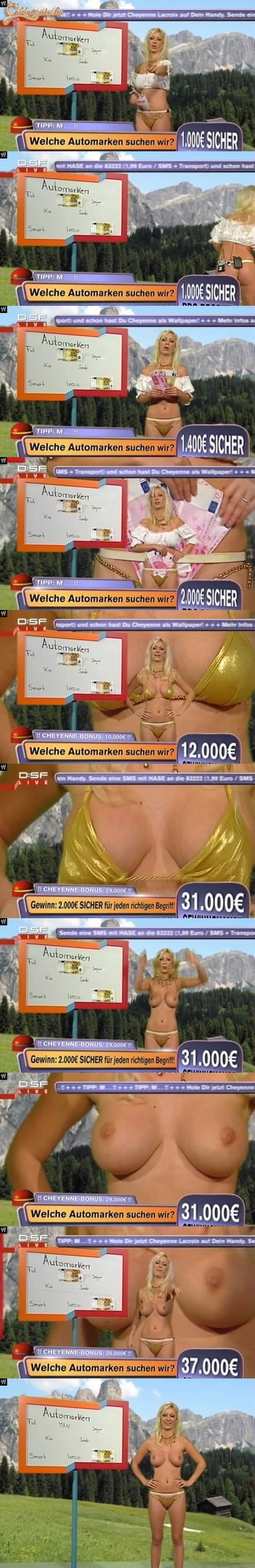 Ilyen élő show-t tutira többen hívnának, mint a ruhás verziót...