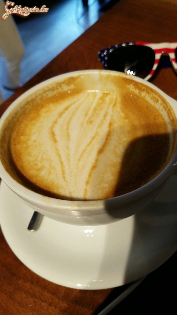 Reggeli finom kávé 