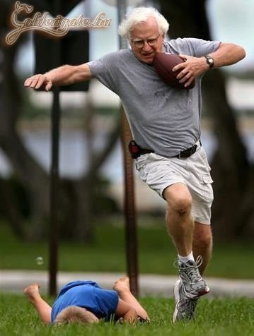 Nagypapinál a labda...