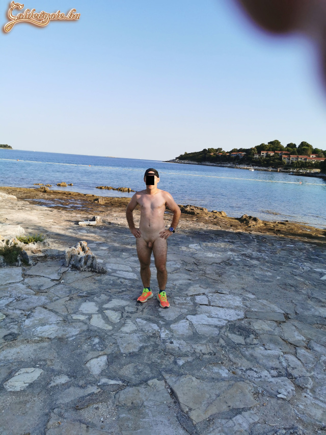 Nudista futás a naturista paradicsomban nyáron - 7. kép