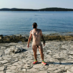 Nudista futás a naturista paradicsomban nyáron - 3. kép