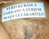 Szeret pózolni.