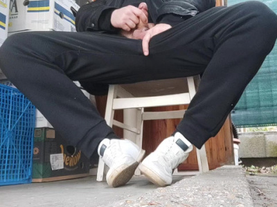 Indulás előtti farok kényeztetés tavaszi madárcsicsergéssel