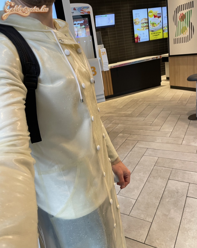 Latex nyilvános helyeken - 14. kép