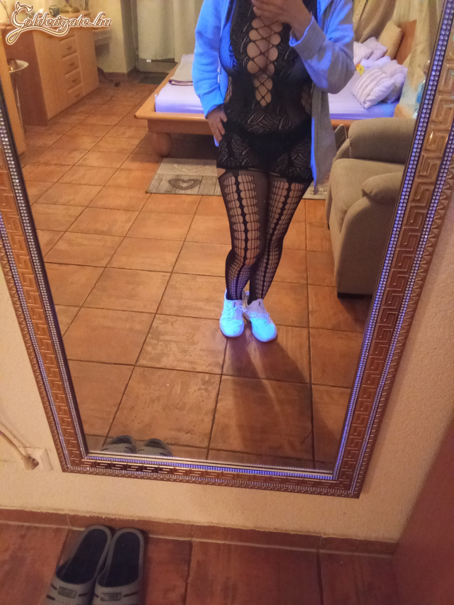 busty girl - 15. kép